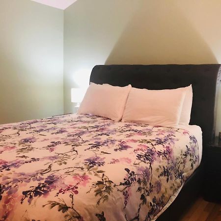 Midnight Sun Vacation Home Whitehorse Bagian luar foto