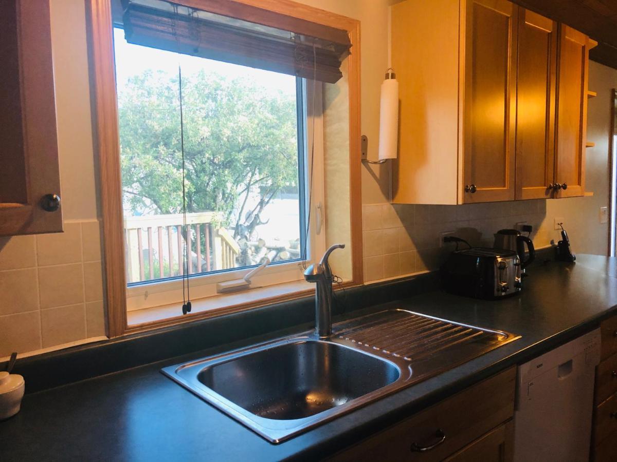 Midnight Sun Vacation Home Whitehorse Bagian luar foto