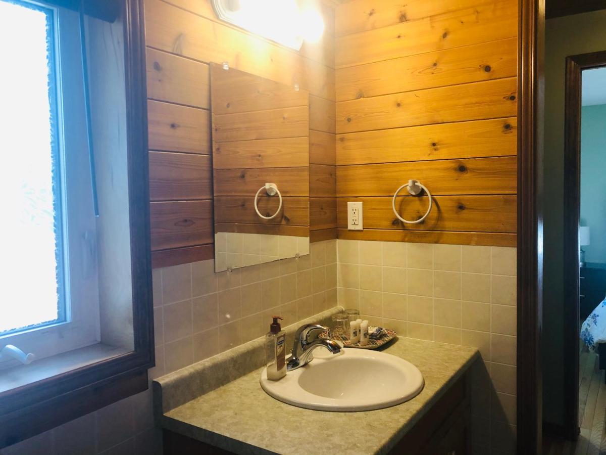 Midnight Sun Vacation Home Whitehorse Bagian luar foto