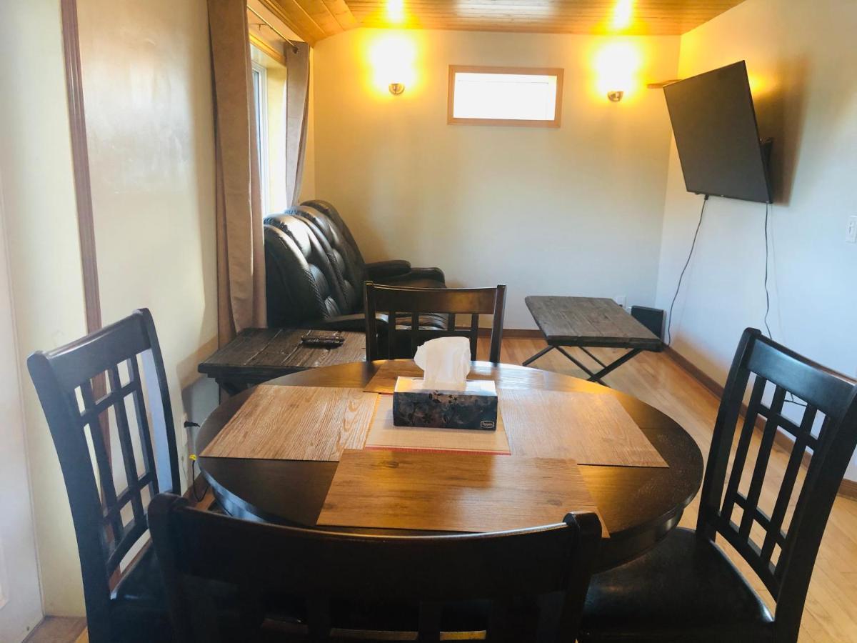Midnight Sun Vacation Home Whitehorse Bagian luar foto