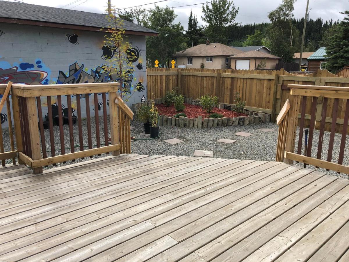 Midnight Sun Vacation Home Whitehorse Bagian luar foto